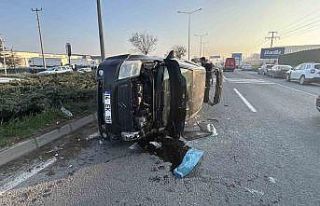 Bolu’da kontrolden çıkan otomobil devrildi: 1...