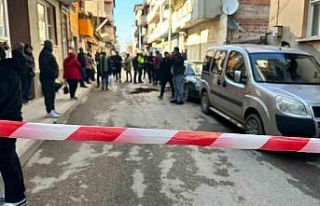 Boşanma aşamasındaki eşini sokak ortasında öldürdü