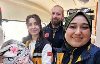 Bozdoğanlı ailenin bebeği ambulansta dünyaya geldi
