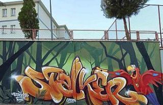 Bozüyük’te okul duvarları sanatla hayat buldu