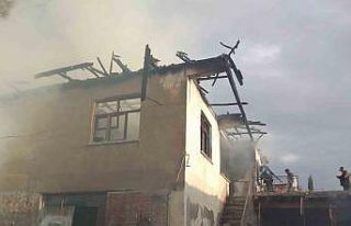 Burdur’da ev yangını