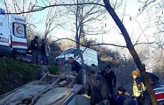 Burdur’da kontrolden çıkan otomobil takla attı:...