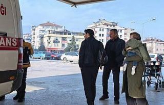 Bursa’da bebeğin akciğerine fıstık kaçtı