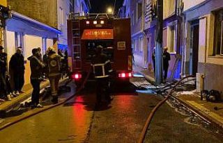 Bursa’da binanın çatısında çıkan yangın korkuttu