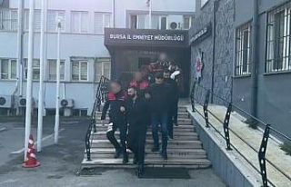 Bursa’da ‘servis açmadınız’ diye silahlı...