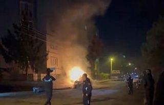 Bursa’da seyir halindeki otomobil alev aldı