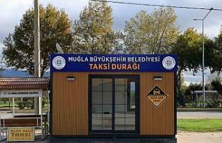 Büyükşehir kendi üretimi taksi duraklarını hizmete...