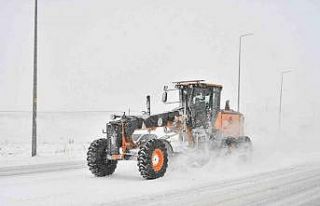Büyükşehirin karla mücadele ekipleri tam kadro...