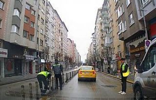 Çakılmasıyla tepki çeken dubalar belediye tarafından...