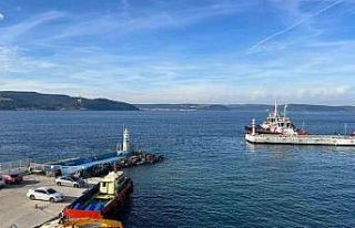 Çanakkale Boğazı sisin etkisini yitirmesiyle tekrar...