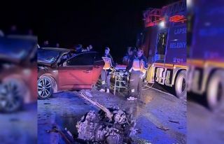 Çanakkale’de 2 otomobil çarpıştı: 5 ölü,...