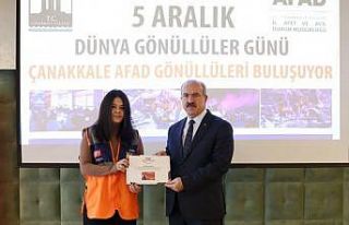 Çanakkale’de AFAD gönüllülerine kimlik kartları...