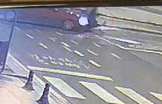 Çarpıştığı arabanın üzerinden takla attı:...