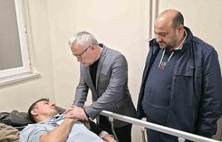 Cezaevi otobüsü kaza yaptı, Vali Şimşek yaralıları...