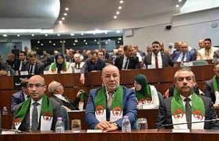 Cezayir’de Fransız sömürgeciliğini suç ilan...