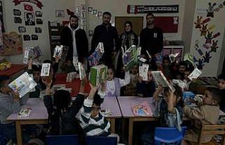 Cilo Dağı eteklerindeki okula zeka oyunu seti ile...