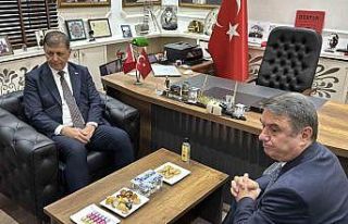 ’Çıplak ayak’ eylemine Başkan Cemil Tugay’dan...