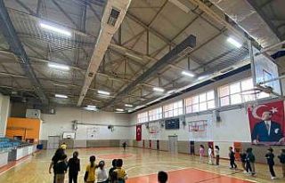 Çocuklar geleneksel çocuk oyunlarını oynadı