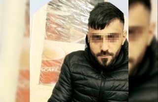 Çocuklarının boğazına bıçak dayayan o babaya...