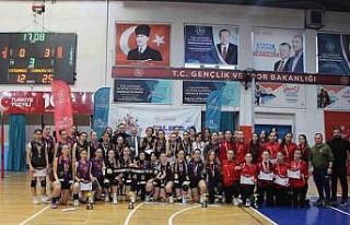 Cumhuriyet Anadolu Lisesi şampiyon