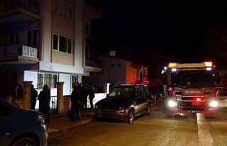 Dairede çıkan yangında 3’ü çocuk 4 kişi dumandan...