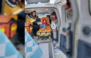 Damdan düşerek yaralanan çocuk hastaneye ulaştırıldı