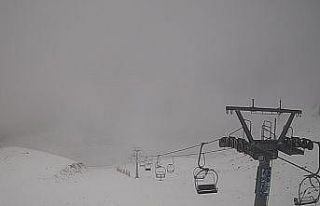 Davraz Kayak Merkezine mevsimin ilk karı düştü...