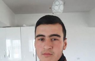 Denizli’de yem kırma makinesinde çalışma yapan...