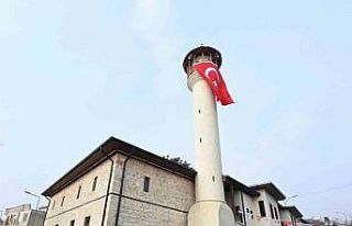 Depremde hasar alan cami yeniden ibadete açıldı