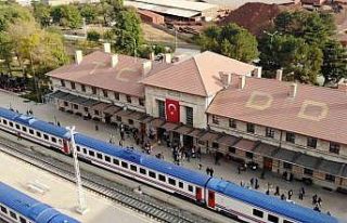 Depremlere direnen yapı: Erzincan Tren Garı