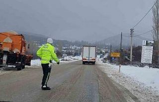 Domaniç’te mevsimin ilk karı etkili oldu