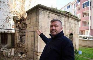 Edirne’de tarihi türbe restore edilmeyi bekliyor