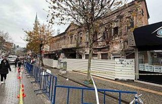 Edremit’teki tarihi bina yağışlara dayanamadı