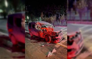 Elazığ’da hafif ticari araç, temizlik aracına...