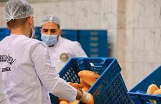 Elazığ’da halk ekmek 53 noktada vatandaşlarla...