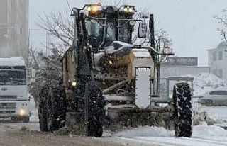 Elazığ’da karla mücadele çalışmaları sürüyor