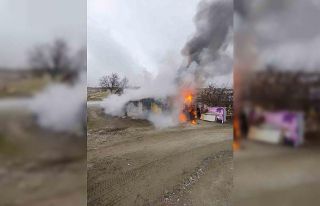 Elazığ’da odunluk deposunda yangın