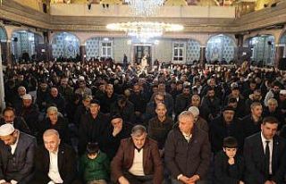 Elazığ’da Regaip Kandili’nde vatandaşlar camilere...