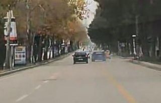 Elazığ’da trafikte makas atan sürücü kameraya...