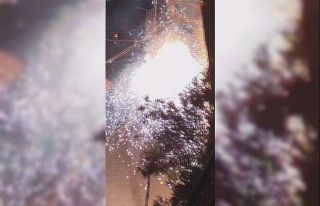 Elektrik kablolarında yaşanan patlama geceyi gündüze...