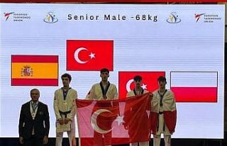 Emir Perçin bronz madalyanın sahibi oldu