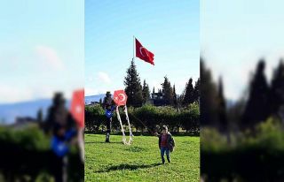 Emniyet ekipleri çocuklarla uçurtma festivalinde...