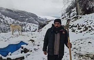 Erzincan’ın Refahiye ilçesinde kar yağışı...