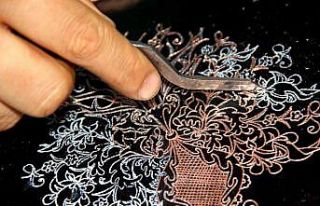 Erzincanlı kadınlar bakır işlemeciliğini yaşatıyor