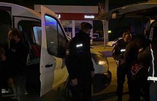 Erzurum’da 37 kaçak göçmen ve 10 organizatör...