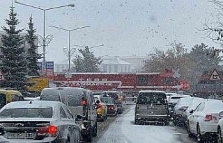 Erzurum’da ulaşıma kar engeli