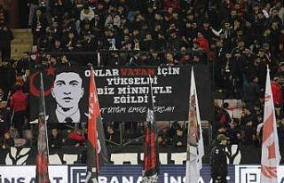 Es-Es taraftarı hava şehidi Emre Mercan’ı unutmadı