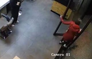 Esenyurt’ta kuaförde işlem yaptıran kadın ’kartımı...