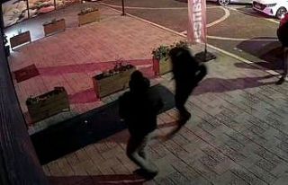 Esenyurt’ta kuyumcu soygunu girişimi kamerada:...