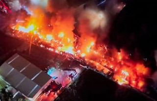 Esenyurt’taki fabrika yangını 4 saattir devam...